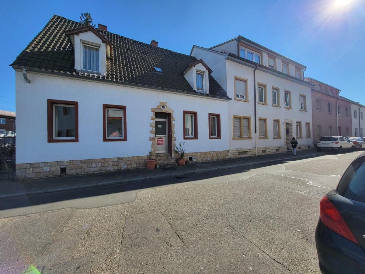 Pension Haus Baron 1 Neckarau Мангейм Экстерьер фото