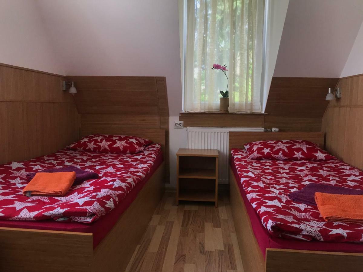 Pension Haus Baron 1 Neckarau Мангейм Экстерьер фото